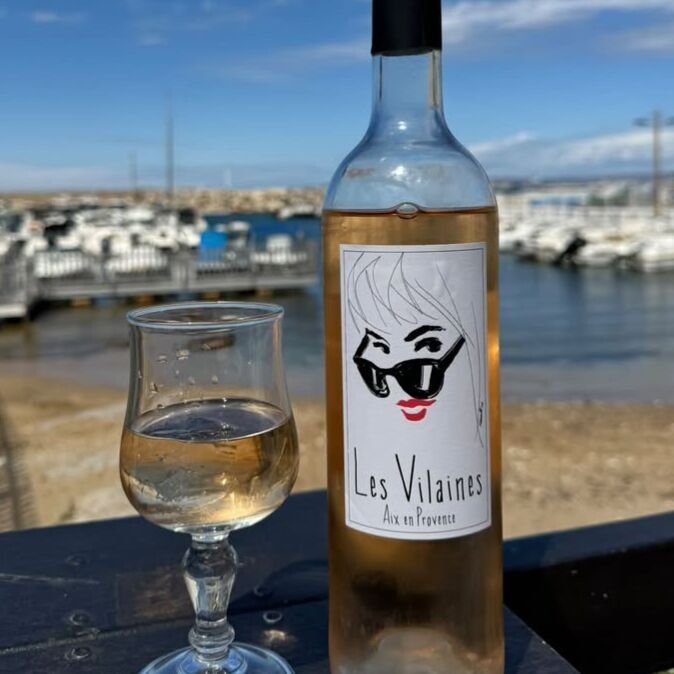 Les Vilaines , le vin des filles que les garçons adorent !