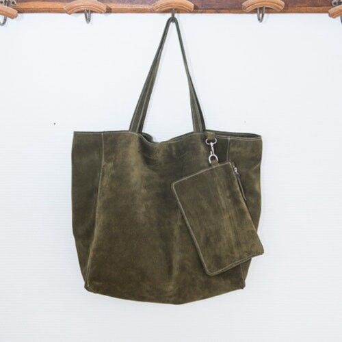 Victoire Daumont - atelier maroquinerie -