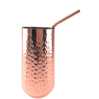 Copa de cóctel con pajita de cobre