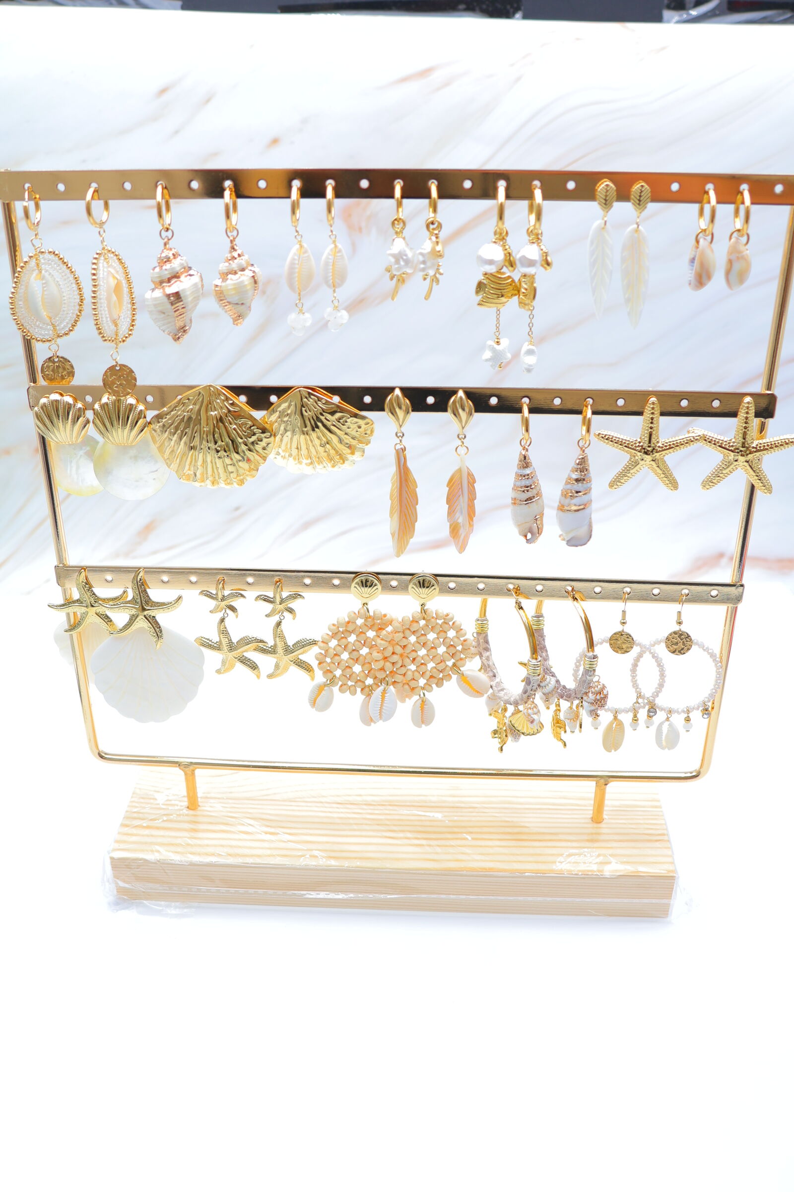 Lot de 17 boucles d'oreilles avec présentoir inclus - PRT-OREILLE90