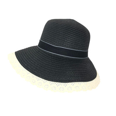 Cappello con tesa in pizzo e fiocco decorativo