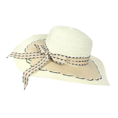 Chapeau avec nœud papillon à motifs géométriques