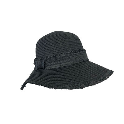 Chapeau avec ruban et bord effet franges