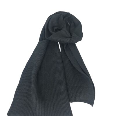 Plain scarf in soft ribbed knit
