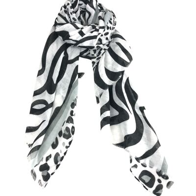 Shiny scarf with graphic animal print