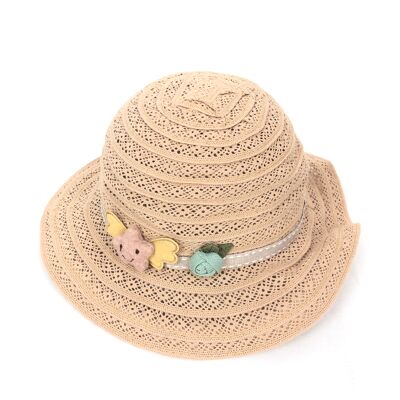 Gorro de bebé con flor sonriente y cinta decorativa.