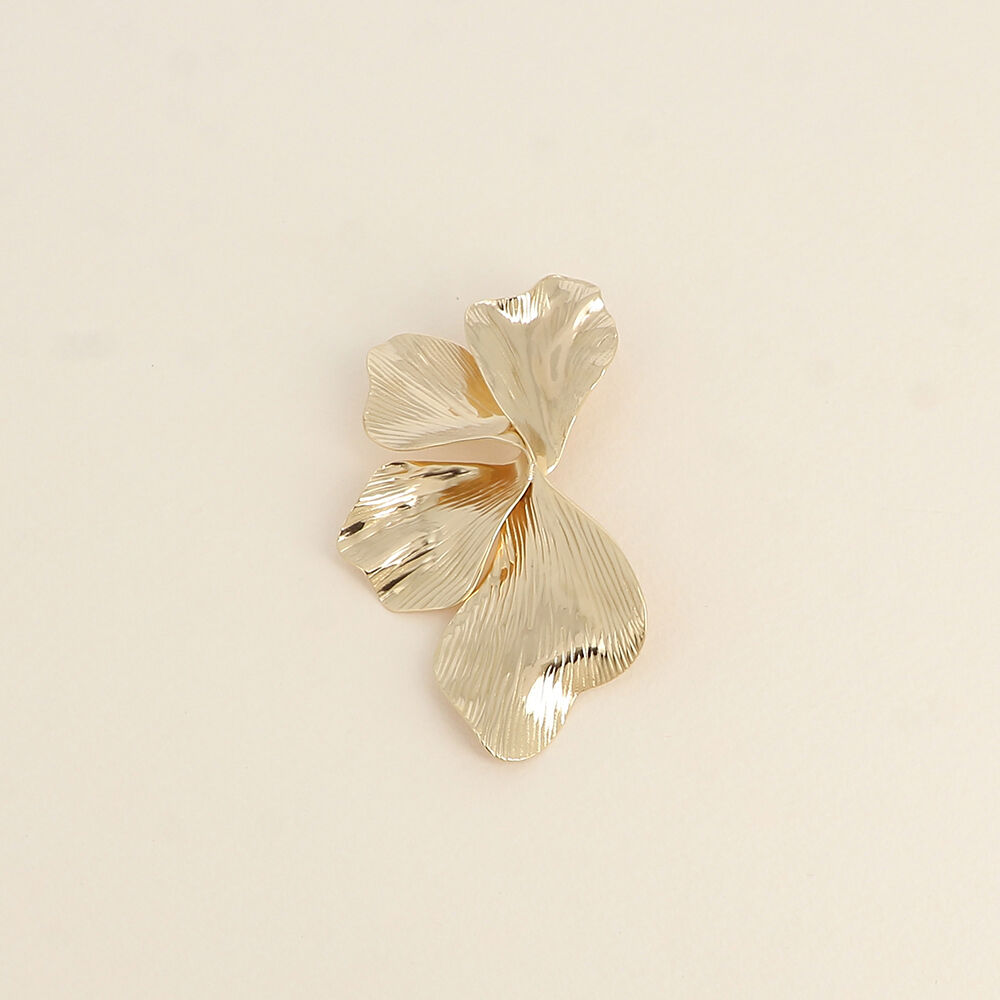 Pin - textured foliage pattern