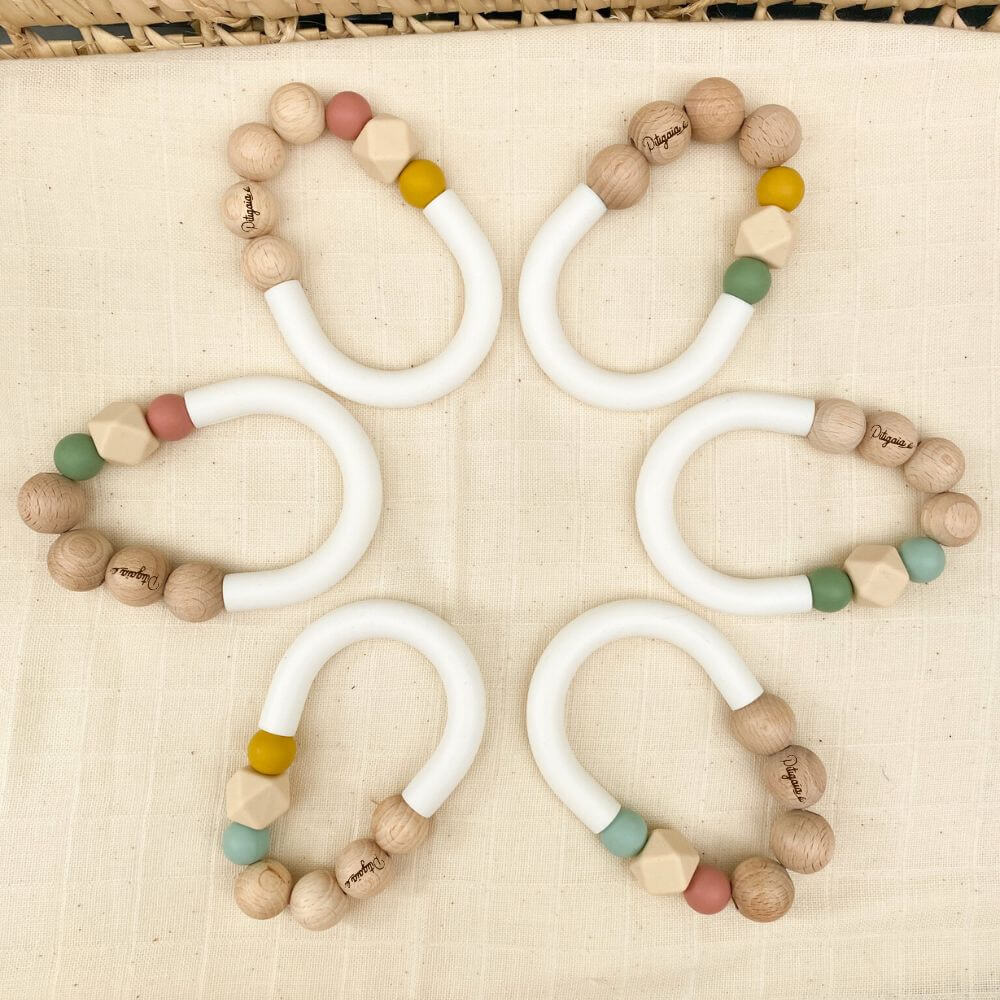 Baby-Beißring aus Silikon und Holz