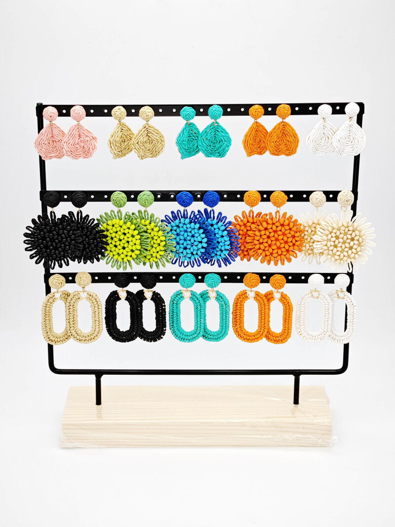 Set mit 15 Edelstahlohrringen mit Display - PR16