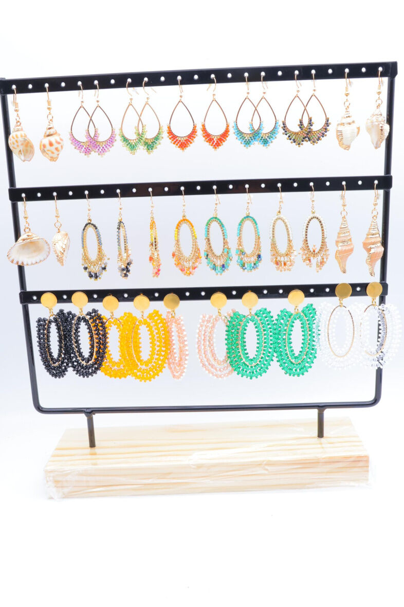 Set di 18 orecchini con espositore - PR64