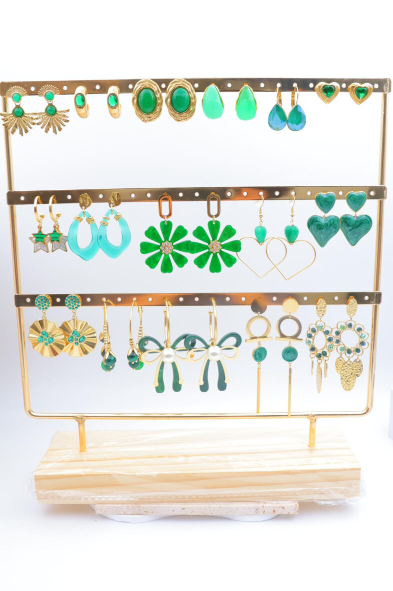 Lot de 16 boucles d'oreilles avec présentoir - PR68