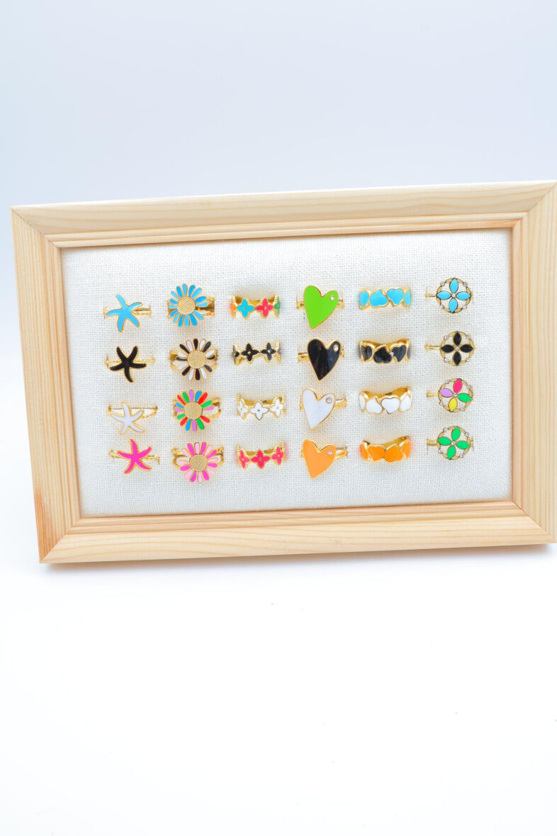 Set mit 24 verstellbaren Edelstahlringen - Holzdisplay inklusive - PRESENTOIR-BAGUE24-02