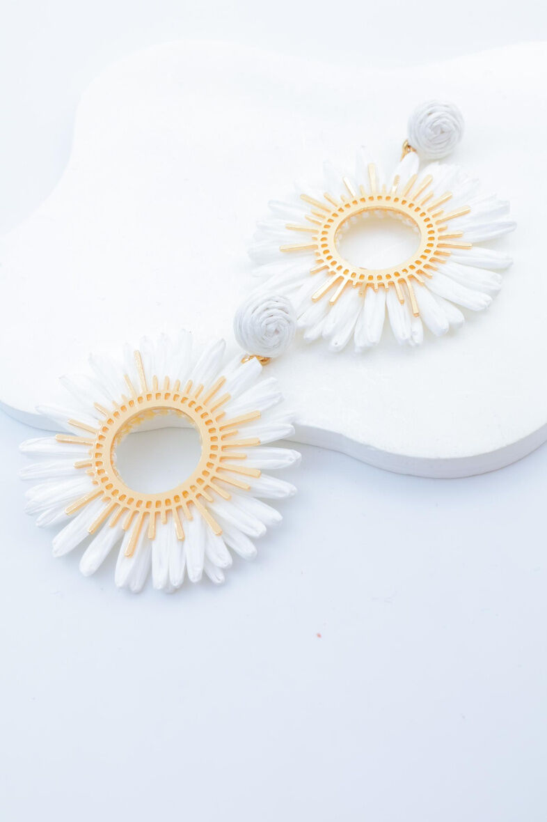 Pendientes de rafia y metal - R104