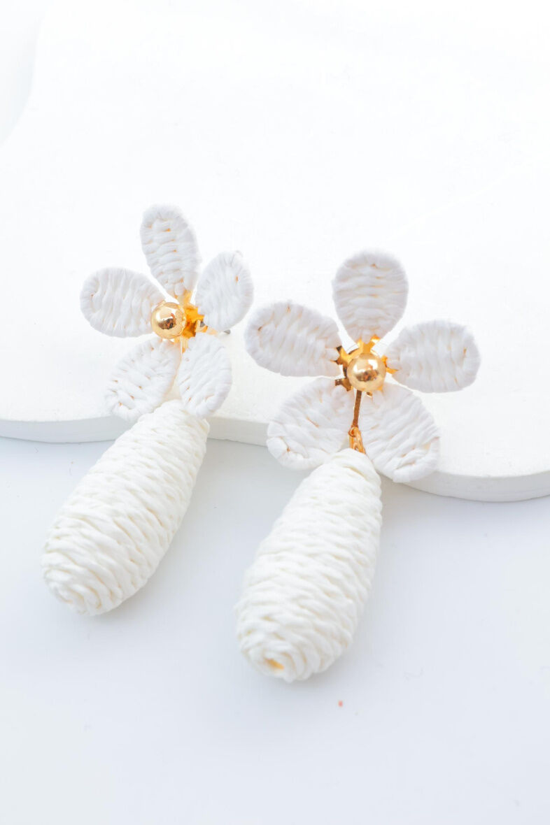 Ohrringe aus Bast und Metall - R114