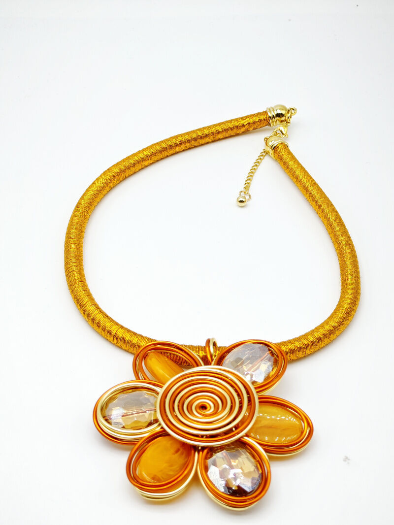 Collier en métal - U09