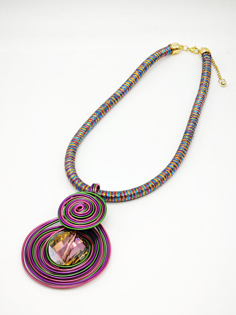 Collier en métal - U10