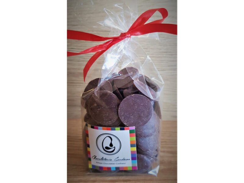 Pistolen aus dunkler Schokolade