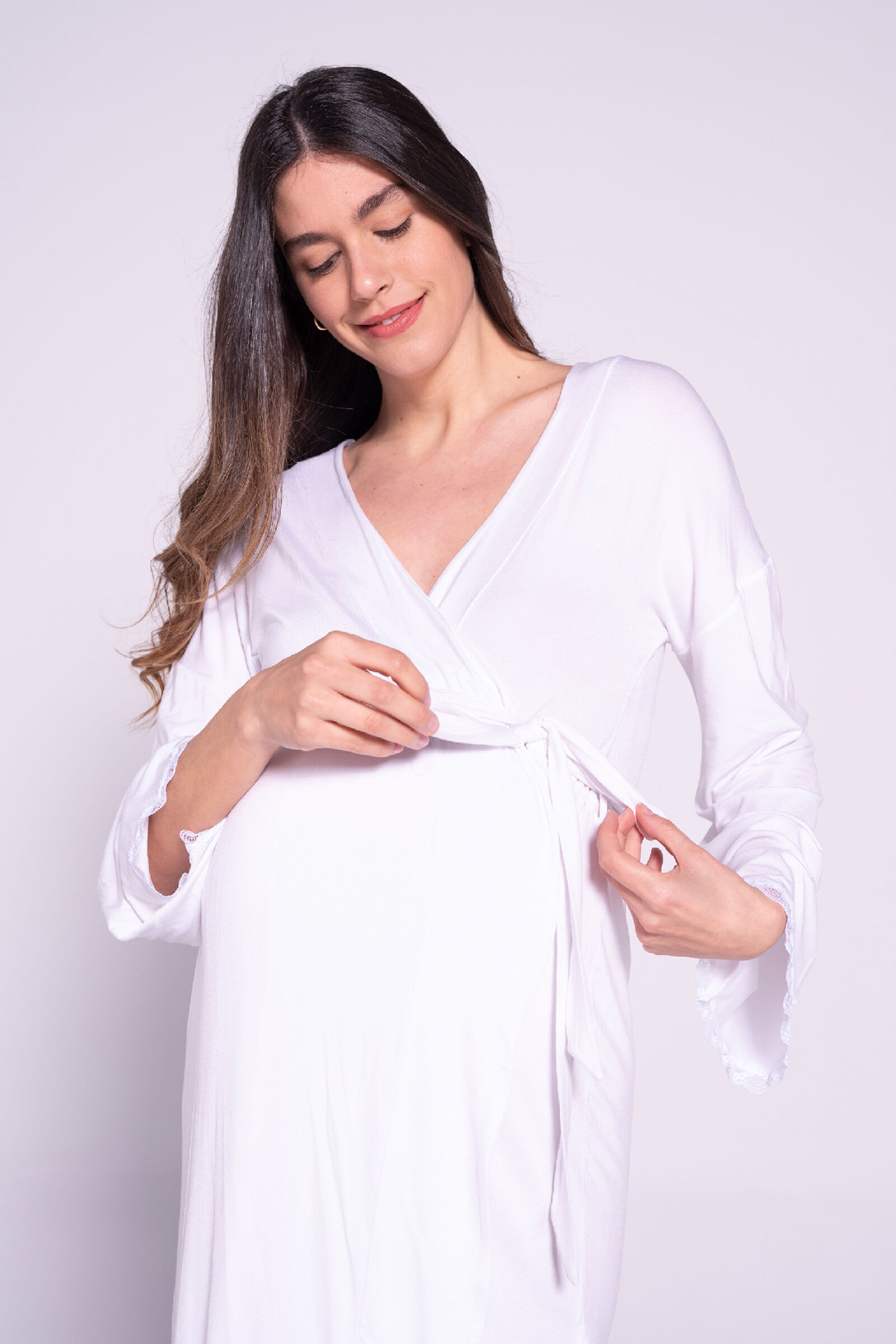 Umstandsrobe aus tonaler Spitze