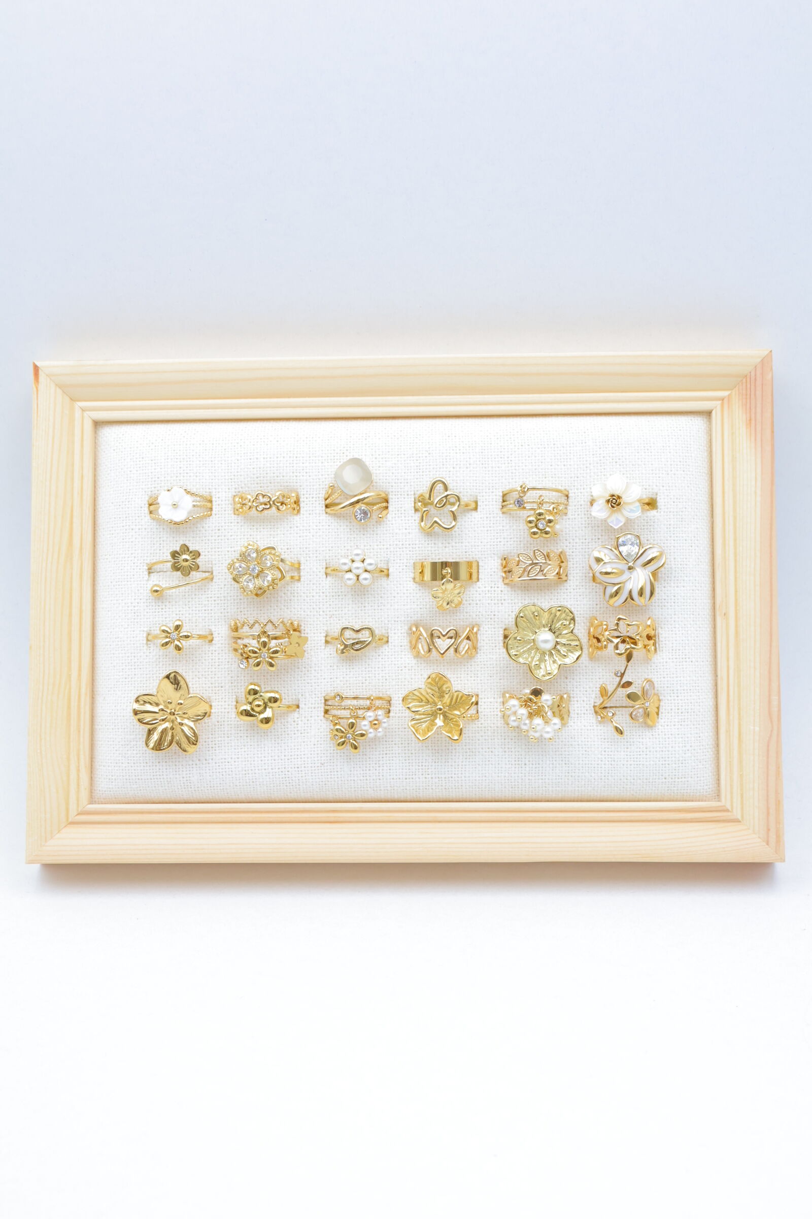 Lot de 24 bagues en acier inoxydable avec présentoir - PR-BAGUE68