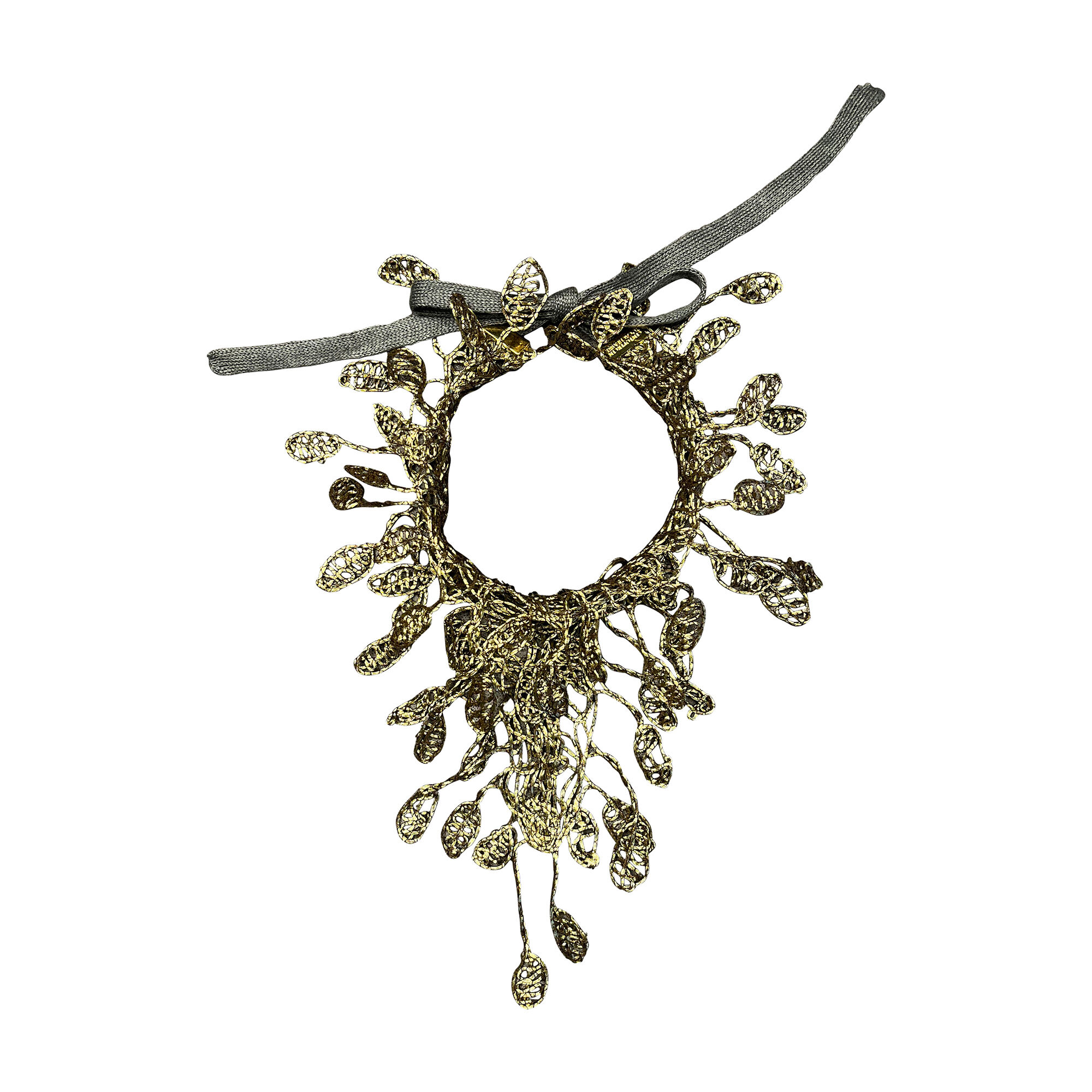 macramé doré en forme de V avec lacets en lin