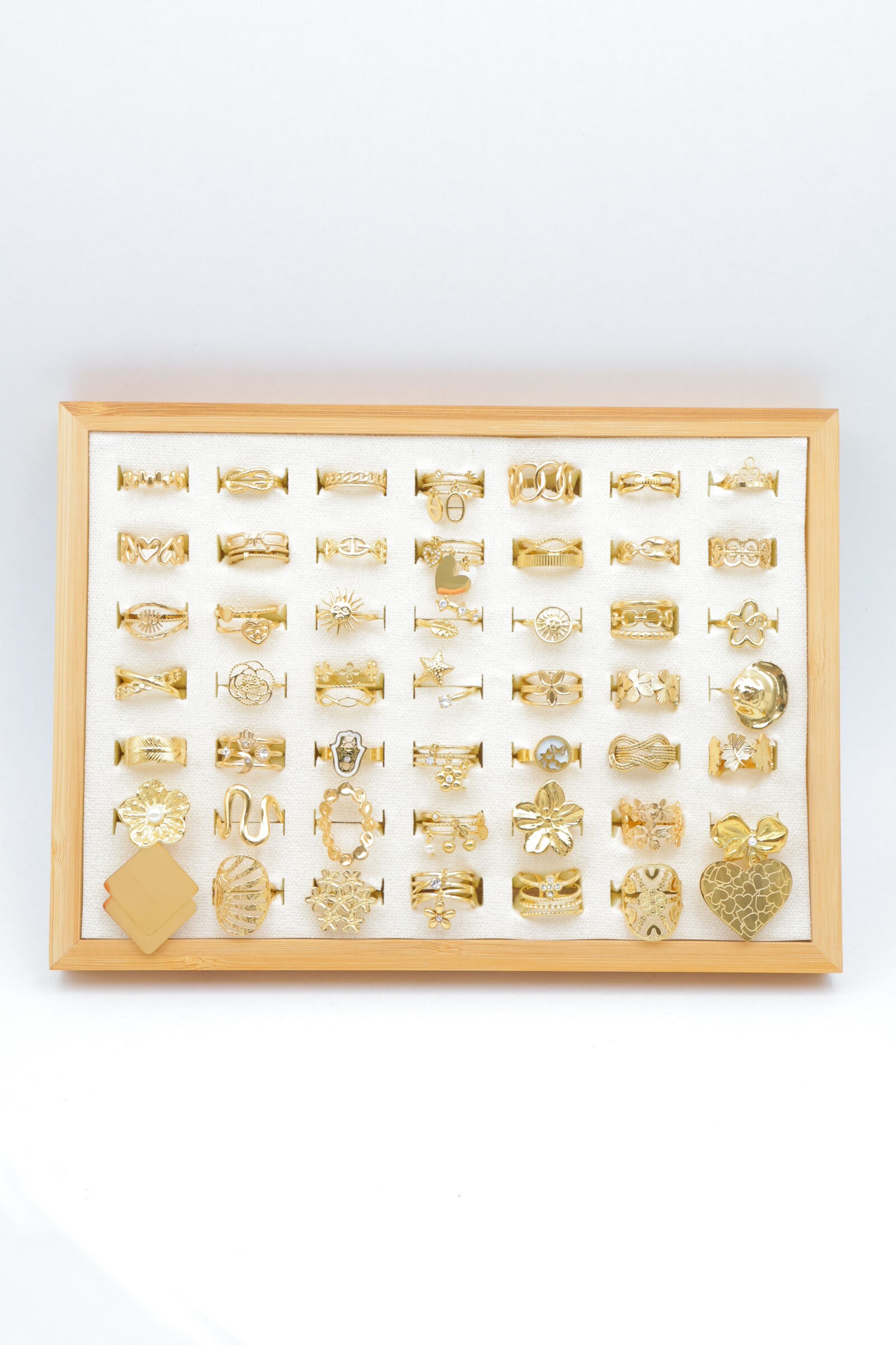 Set mit 49 Edelstahlringen und Präsentationsständer - PR-BAGUE73