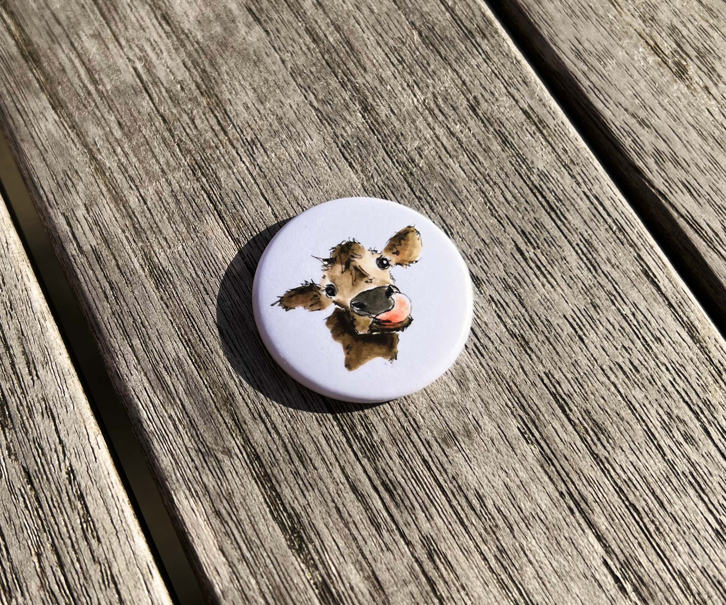Aquarell Magnetbutton mit Tiermotiv – Coole Kuh – Kühlschrankmagnet Ø 3,8 cm