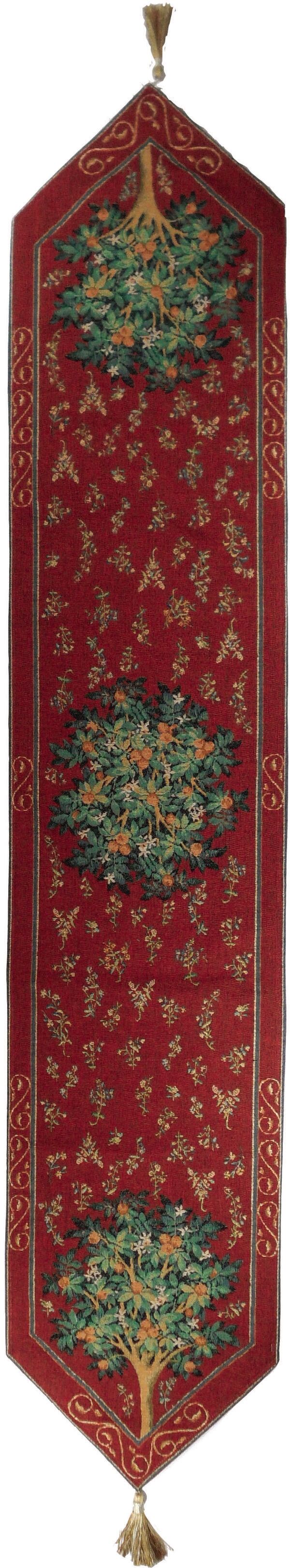 orangefarbener Tischläufer