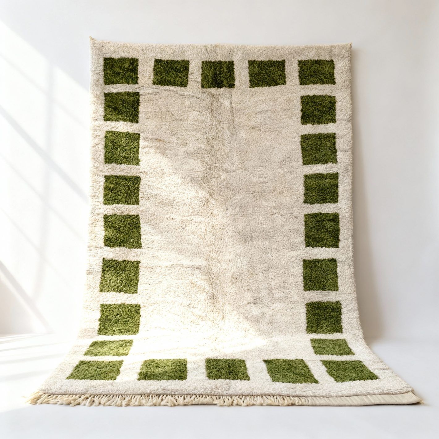 Tapis carré en laine tissé à la main avec bordure marocaine – Vert émeraude et crème, plusieurs tailles