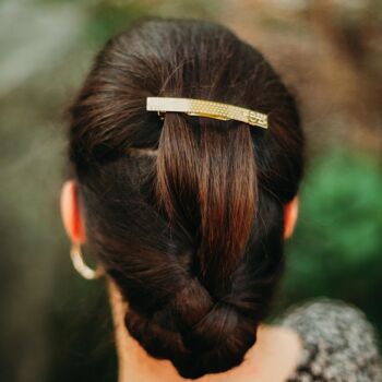 Gold Esther hair clip 3