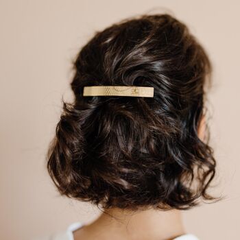 Gold Esther hair clip 2