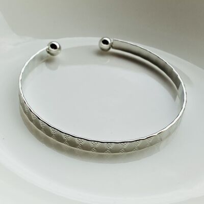 Chic Cuff Bangle Bracelet - Silver