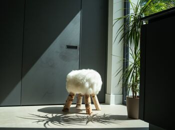 Tabouret Nature en Peau de Mouton avec Pieds Rustiques - Blanc 6