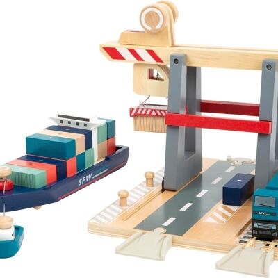 Container terminal with accessories