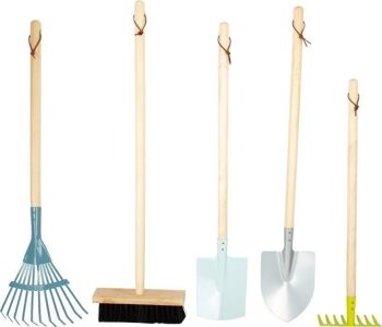 Grand ensemble d'outils de jardin 2