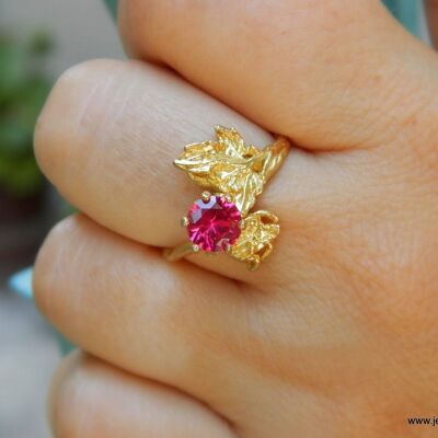 Statement Verlobungsring aus massivem GOLD mit Lad-Diamant