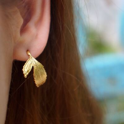 Kleine Ohrstecker Ohrringe mit Rosenblatt, vergoldet auf Sterling s