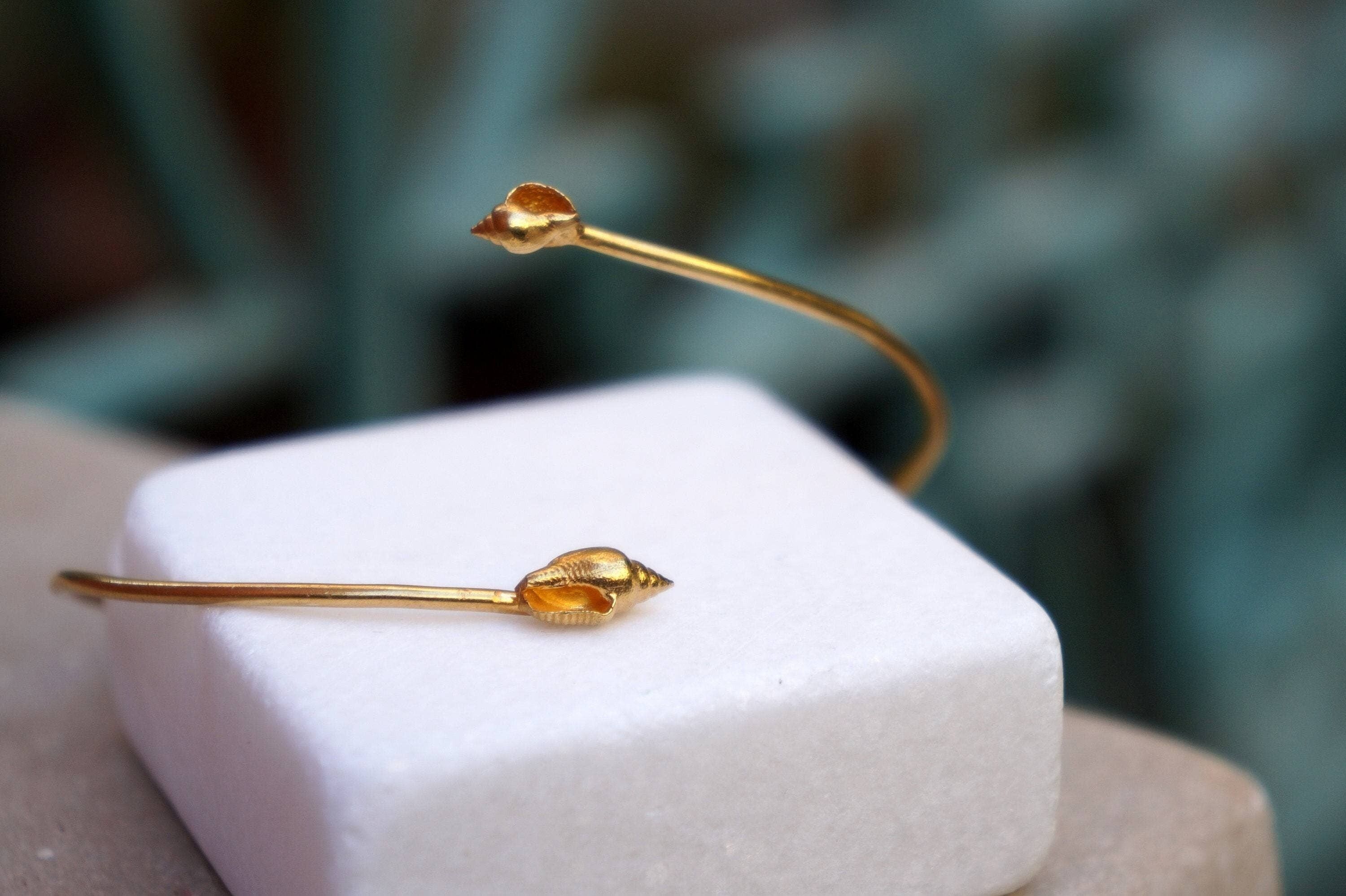 Arm cuff . Dainty Sea Shell Bangle, Gold plated on sterling