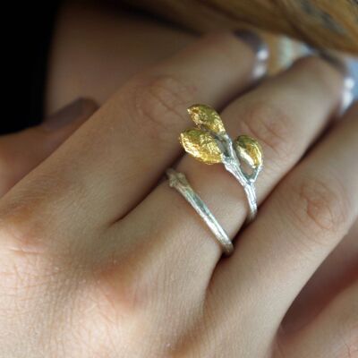 Adjustable olive branch ring made from Recycled Silver 925.