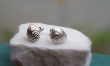 Boucles d'oreilles en coquillage de mer en argent sterling. 1