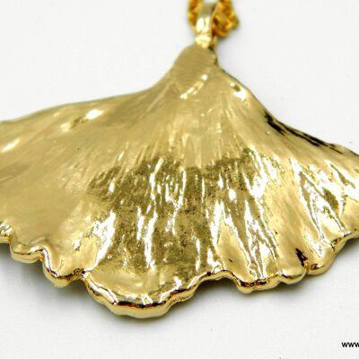 Collier pendentif feuille de gingko feuille d'or trempée en or 18 carats. Vrai Gink