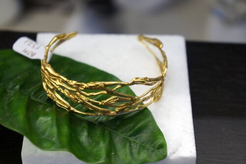 Adjustable Twig branch Bracelet in 14k Gold.