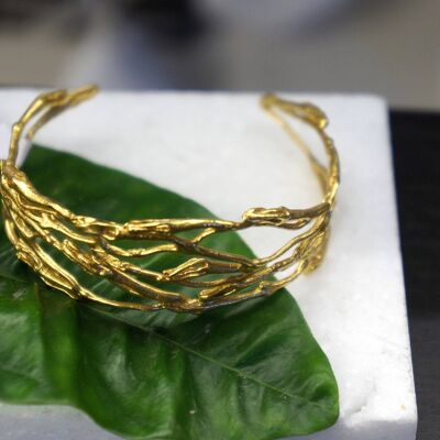 Adjustable Twig branch Bracelet in 14k Gold.