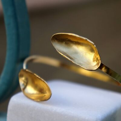 Arm cuff . Gold Mussel Shells Bracelet, Clam Bangle
