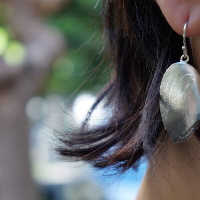 Coquillage de mer, boucles d'oreilles en coquillage de palourde en argent.