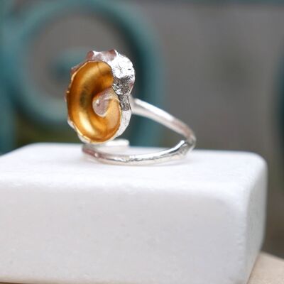 Anello di conchiglia con ramo. Anello in argento sterling per le donne. h