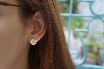 Boucles d'oreilles Tiny Flower Stud pour fille et femme. Boucle d'oreille minimaliste 3