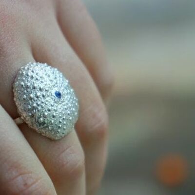 Anello in argento sterling con riccio di mare con ramoscello con zirconi europei x