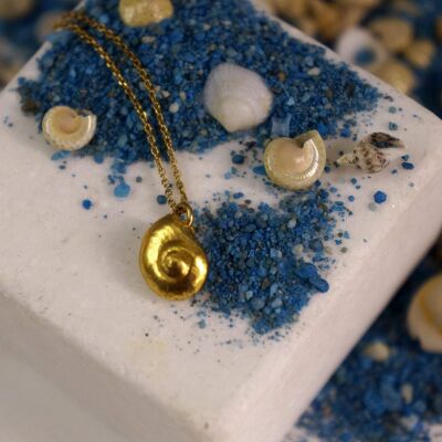 Ciondolo in vera conchiglia di mare stile vintage in oro 14k su sterlina