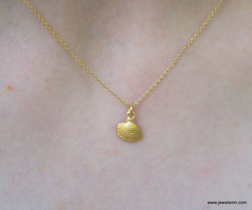 Tiny Sea shell GOLD jewelry pendant.Solid Gold Real Sea Shel