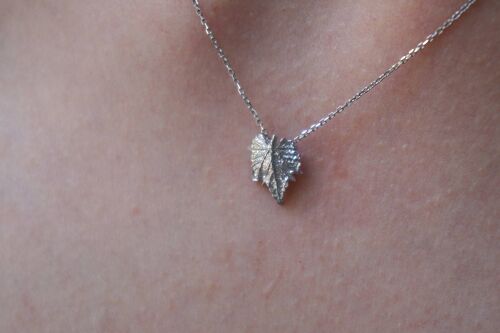 Minimal Silver leaf necklace for women. Real vine tiny leaf
